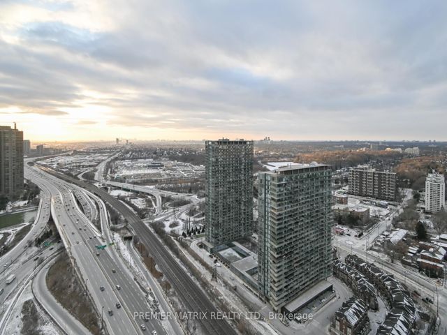 PH 7 - 1928 Lake Shore Blvd W