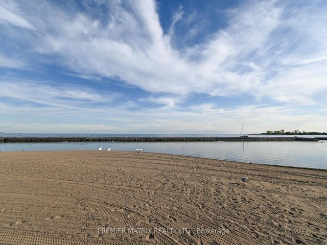 PH 7 - 1928 Lake Shore Blvd W