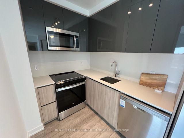 1114 - 3100 Keele St