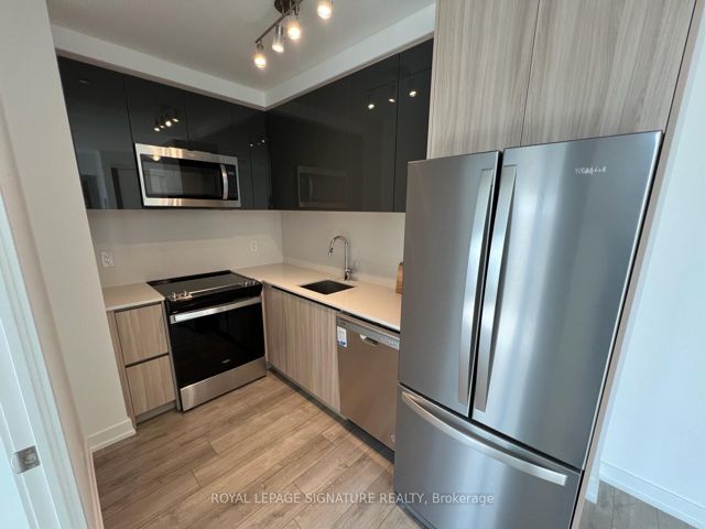 1114 - 3100 Keele St