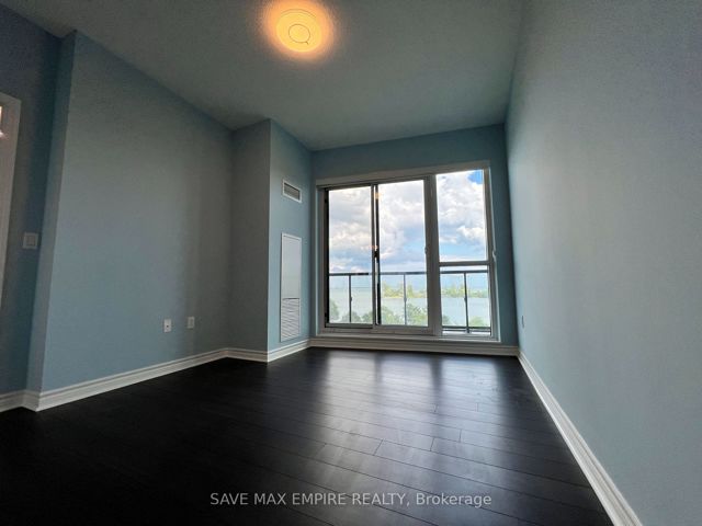 416 - 39 Annie Craig Dr