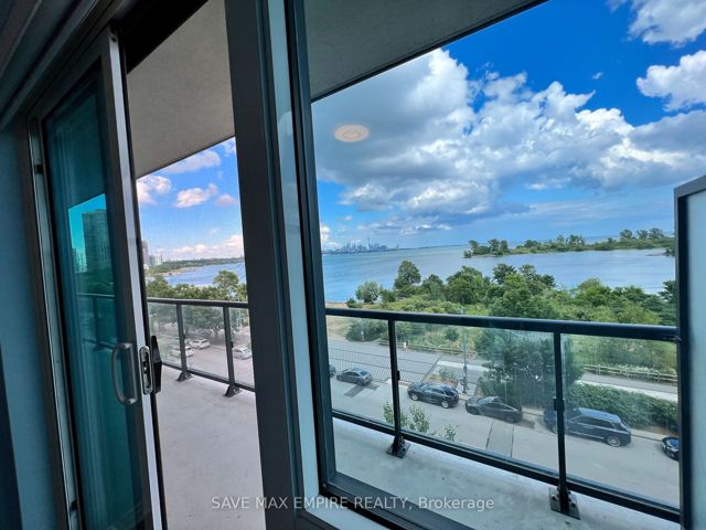 416 - 39 Annie Craig Dr