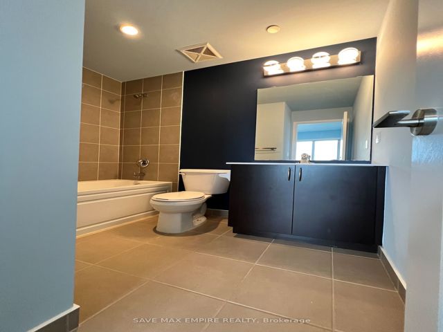 416 - 39 Annie Craig Dr