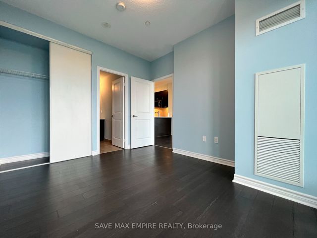 416 - 39 Annie Craig Dr