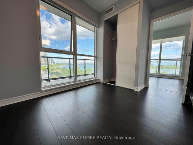 416 - 39 Annie Craig Dr