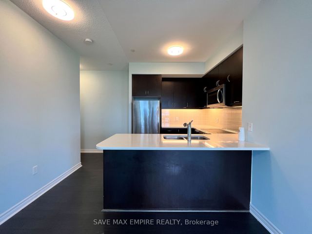 416 - 39 Annie Craig Dr