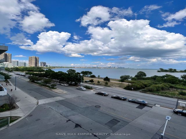 416 - 39 Annie Craig Dr