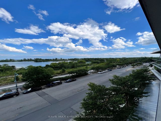 416 - 39 Annie Craig Dr