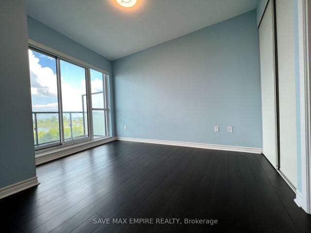 416 - 39 Annie Craig Dr