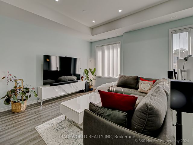 13 - 260 Twelfth St