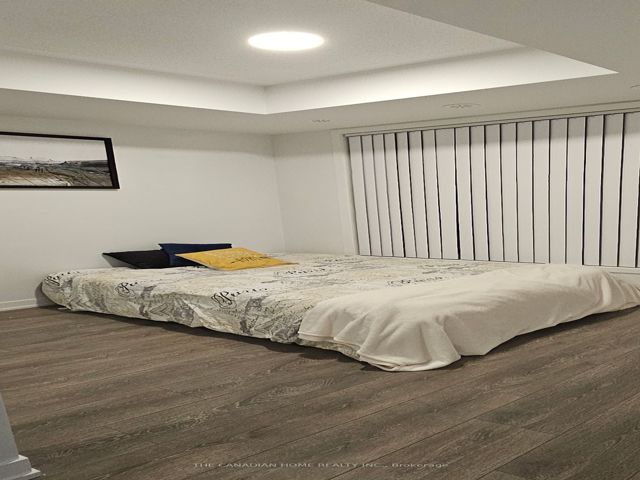 401 - 160 Canon Jackson Dr E