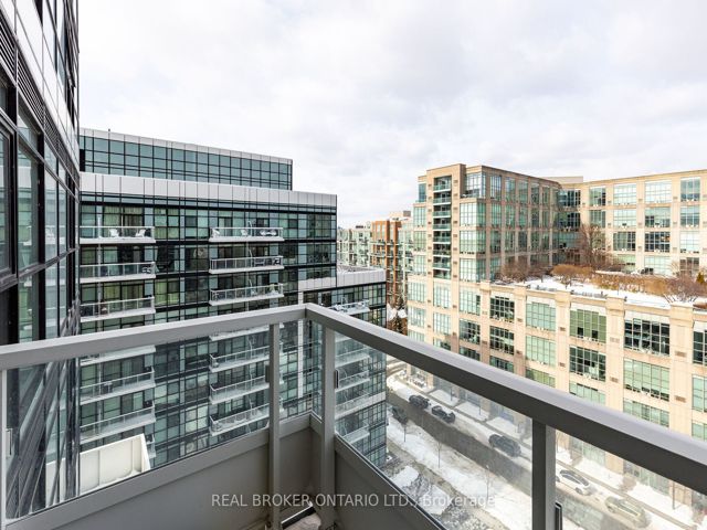 1111 - 251 Manitoba St