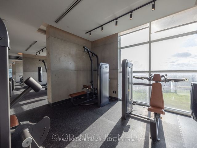 1111 - 251 Manitoba St