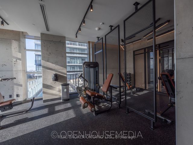 1111 - 251 Manitoba St