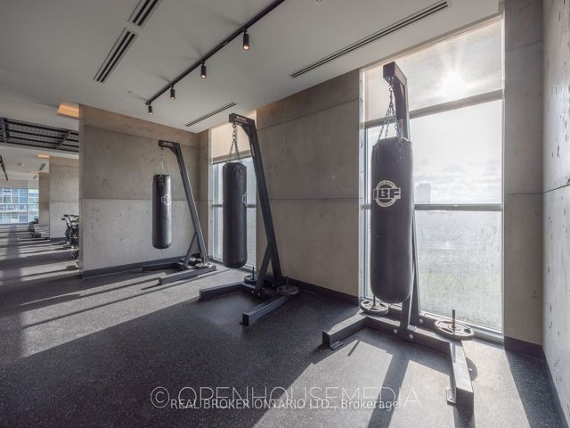 1111 - 251 Manitoba St