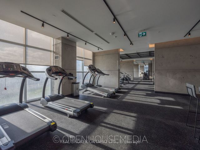 1111 - 251 Manitoba St