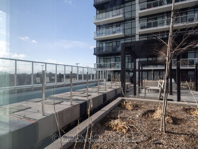 1111 - 251 Manitoba St