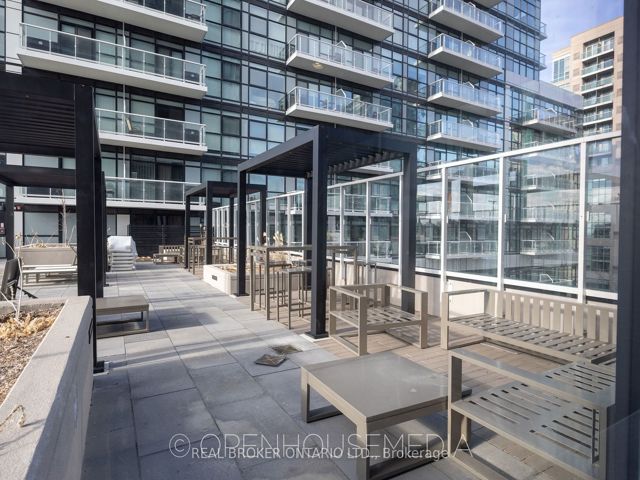 1111 - 251 Manitoba St