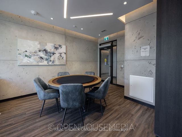 1111 - 251 Manitoba St