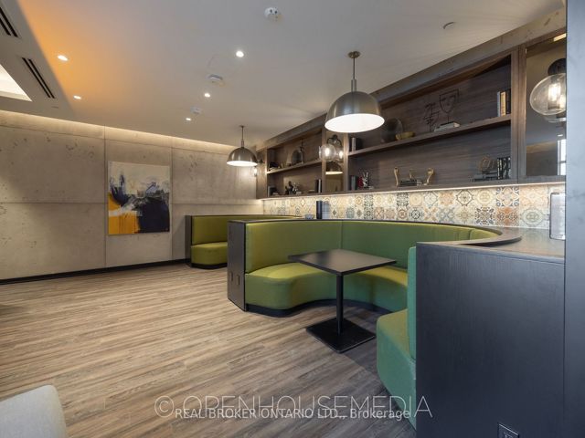 1111 - 251 Manitoba St