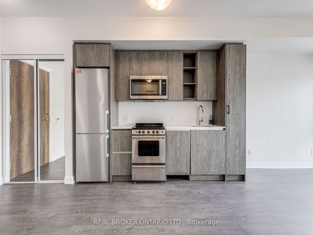 1111 - 251 Manitoba St