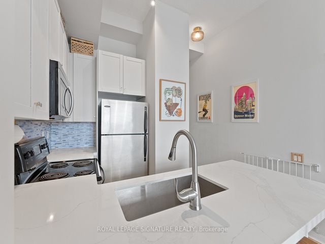1121 - 1600 Keele St