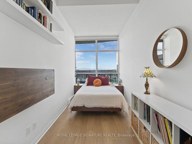1121 - 1600 Keele St