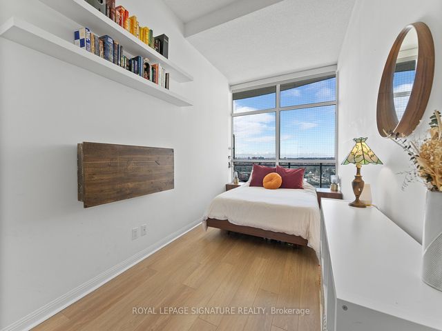 1121 - 1600 Keele St