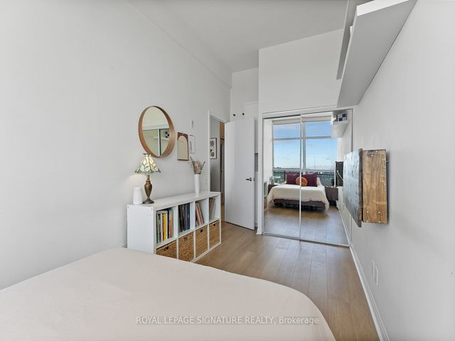 1121 - 1600 Keele St
