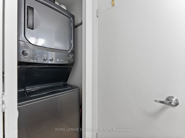 1121 - 1600 Keele St