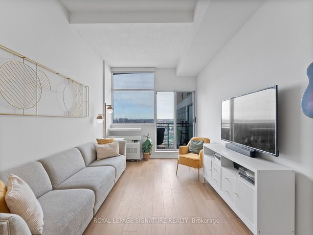 1121 - 1600 Keele St