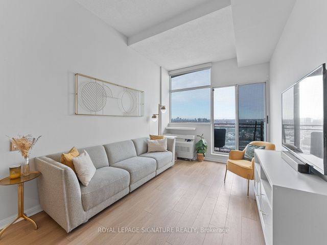 1121 - 1600 Keele St