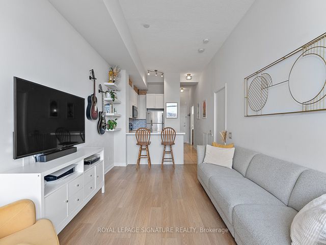 1121 - 1600 Keele St