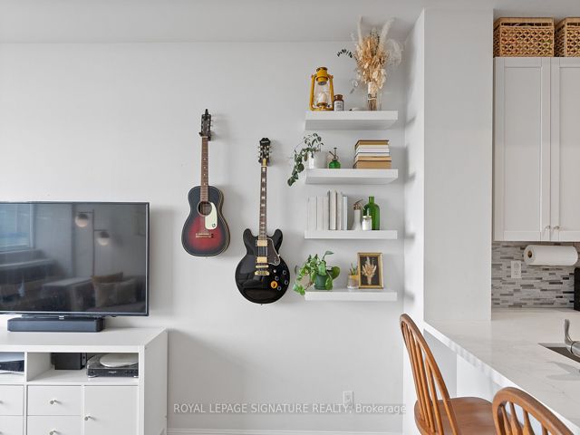 1121 - 1600 Keele St