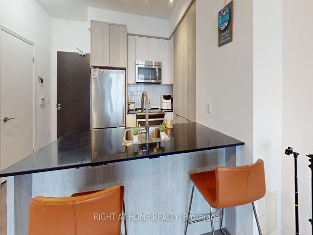 2803 - 9 Valhalla Inn Rd