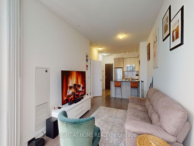 2803 - 9 Valhalla Inn Rd