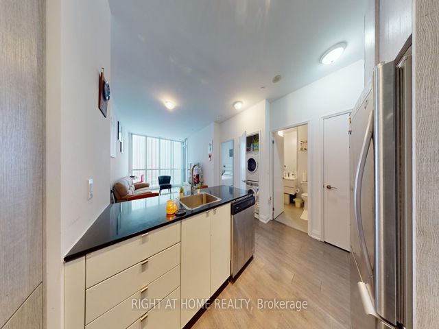 2803 - 9 Valhalla Inn Rd