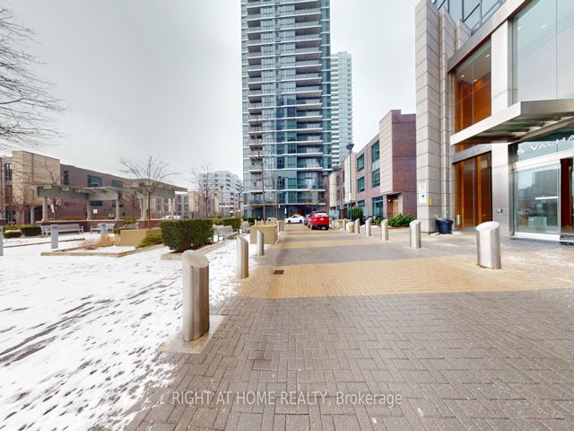 2803 - 9 Valhalla Inn Rd