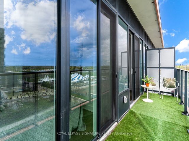 1214 - 30 Shore Breeze Dr