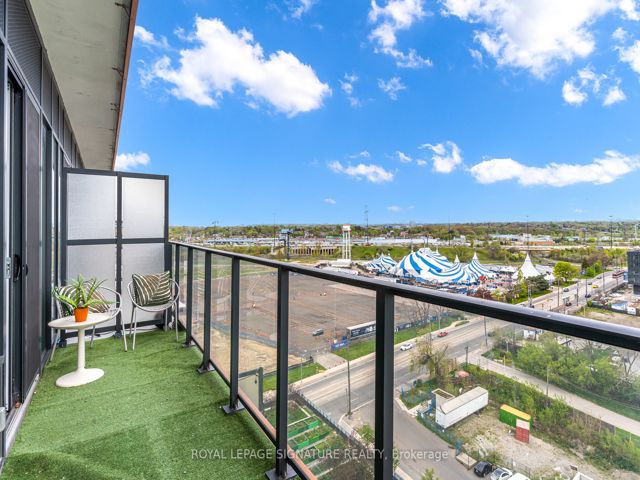 1214 - 30 Shore Breeze Dr