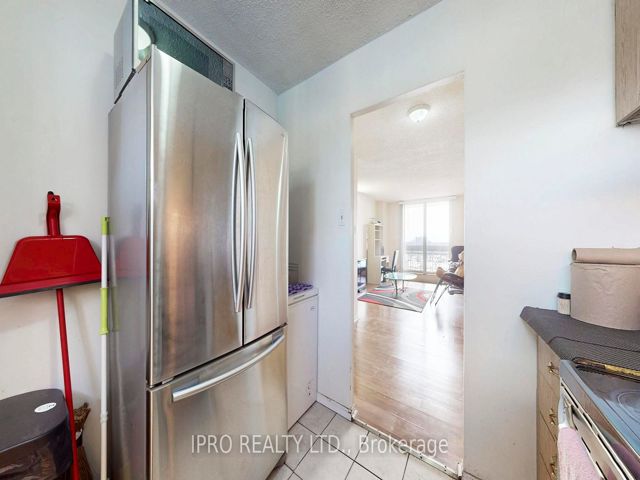637 - 4645 Jane St