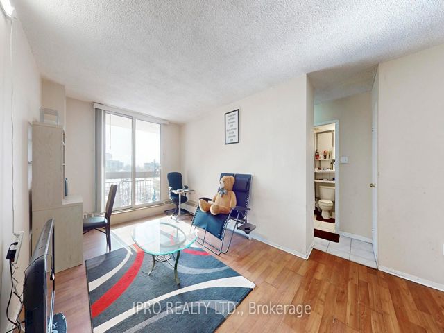 637 - 4645 Jane St