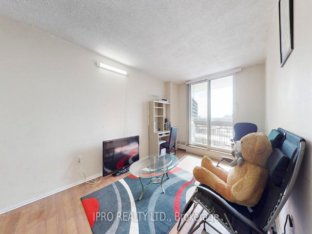 637 - 4645 Jane St