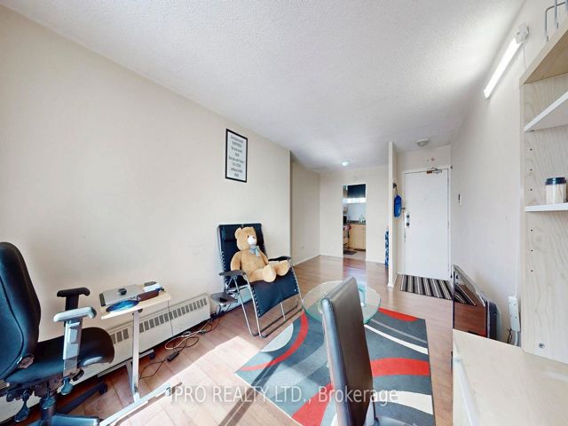 637 - 4645 Jane St
