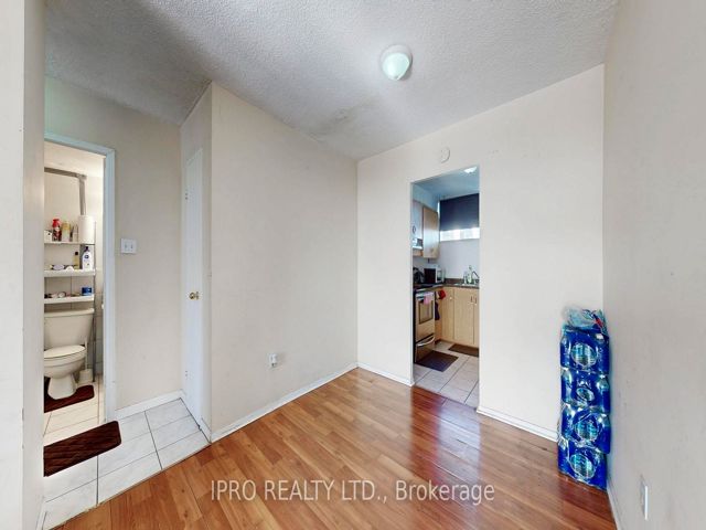 637 - 4645 Jane St