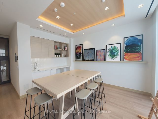 322 - 36 Zorra St