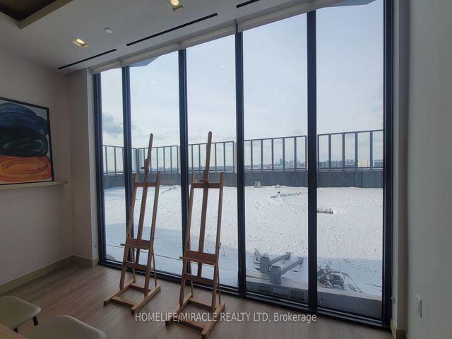322 - 36 Zorra St