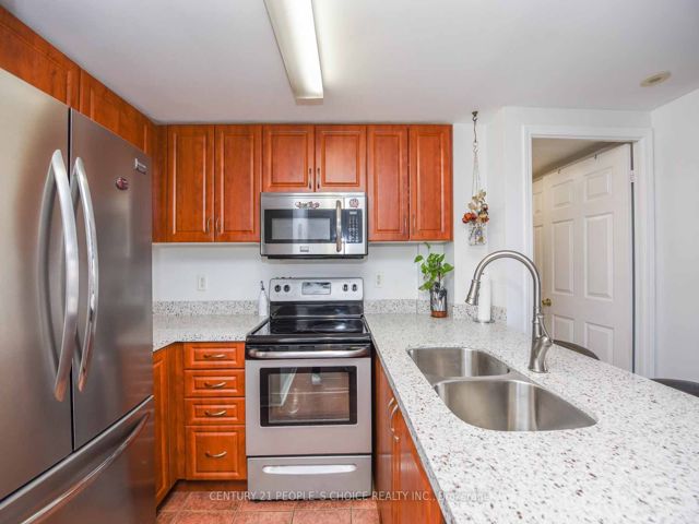 2045 - 3033 Finch Ave W