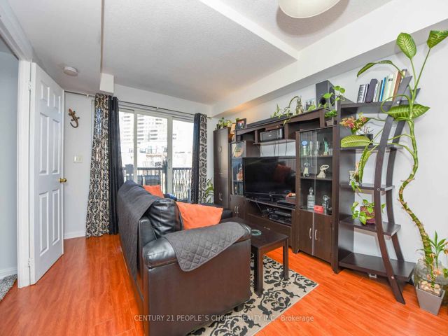 2045 - 3033 Finch Ave W