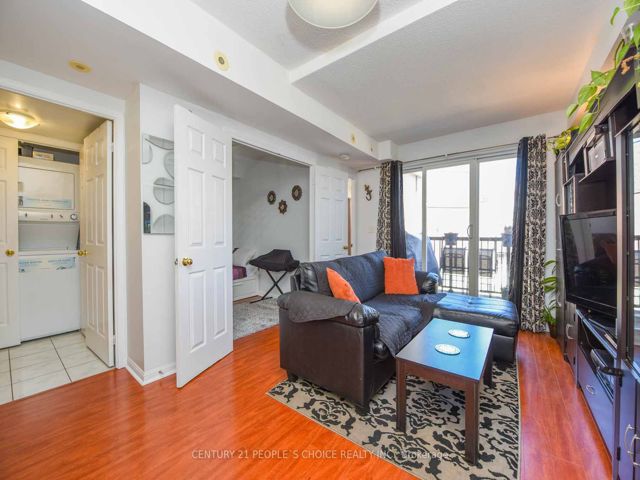 2045 - 3033 Finch Ave W